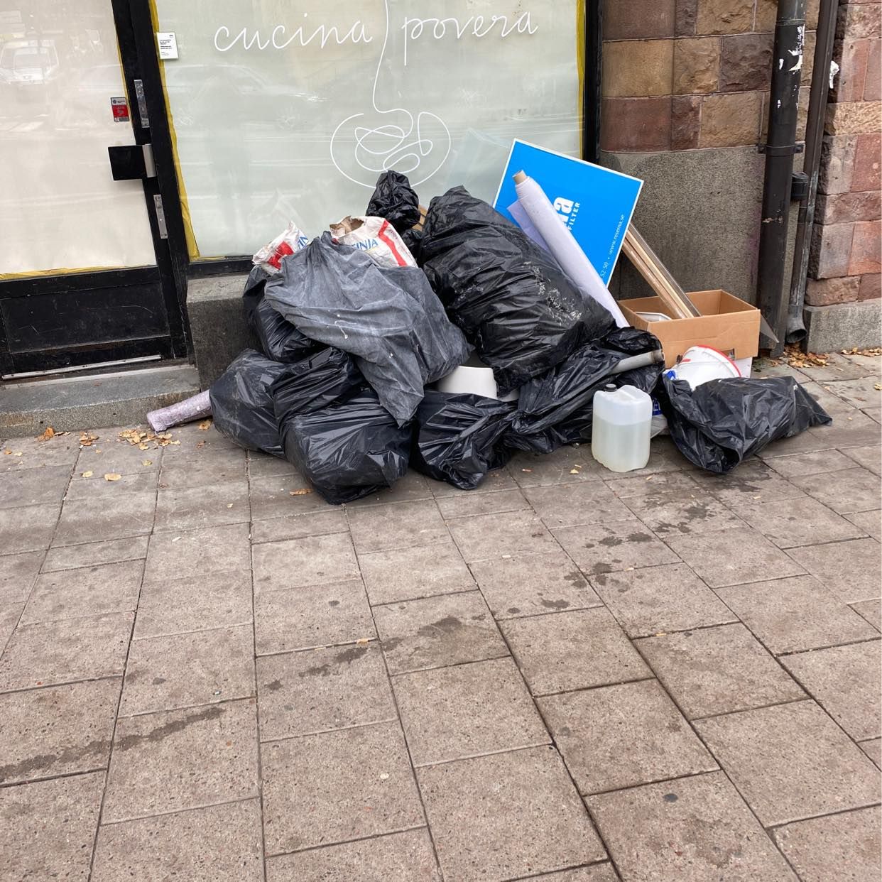image of Papper kartong lite bland - Stockholm