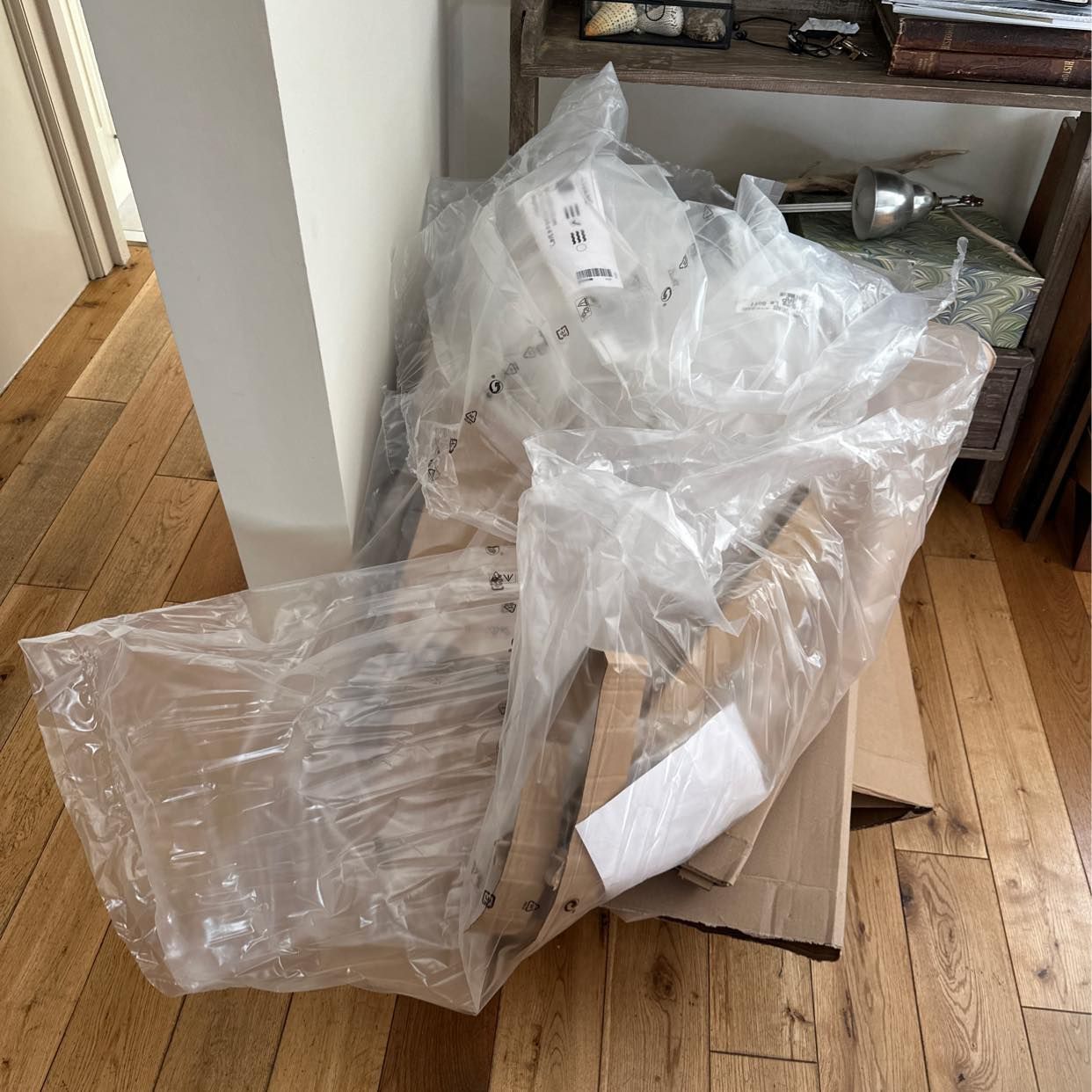 Cardboard boxes London Tiptapp