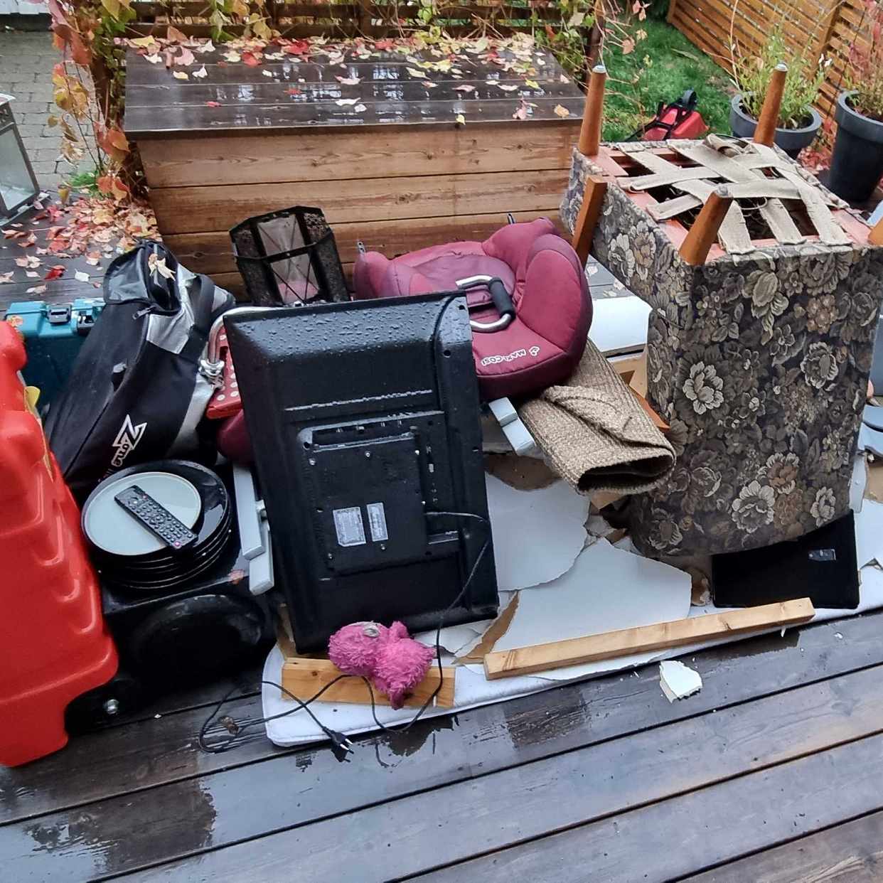 image of Byggmaterial+förrådsrens - Haninge