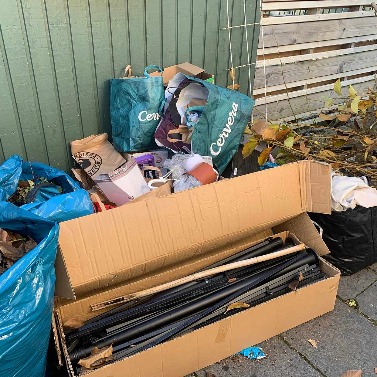 image of Hämtning av div avfall - Täby