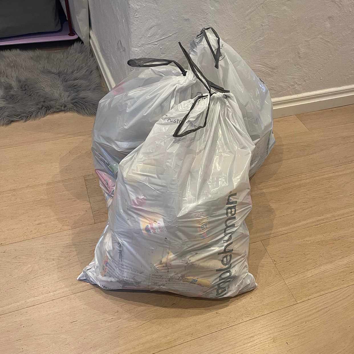 image of 5 bags of pant - Stockholm City