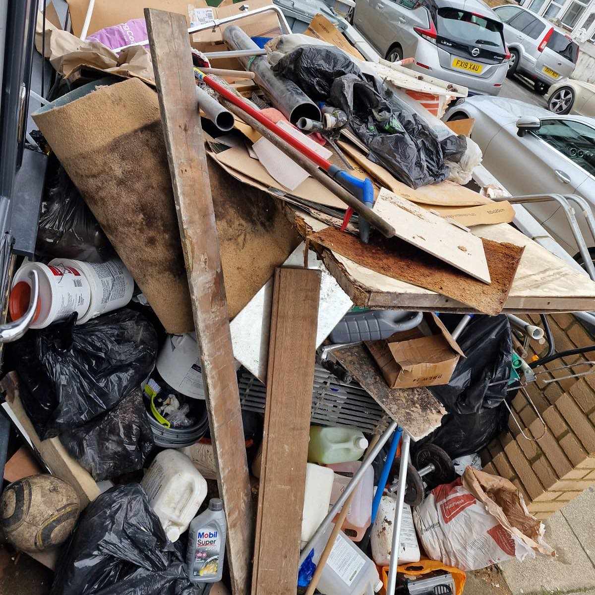 Rubbish removal London Tiptapp