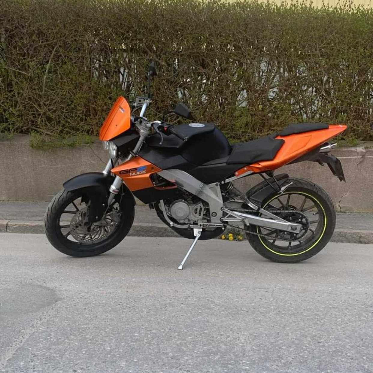 image of Flytta moped med skåpbil - Skarpnäck