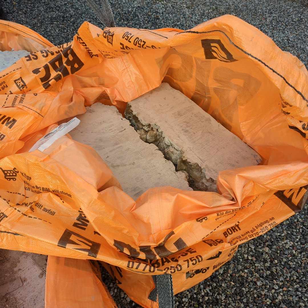 image of Två big bag med betong - Sollentuna