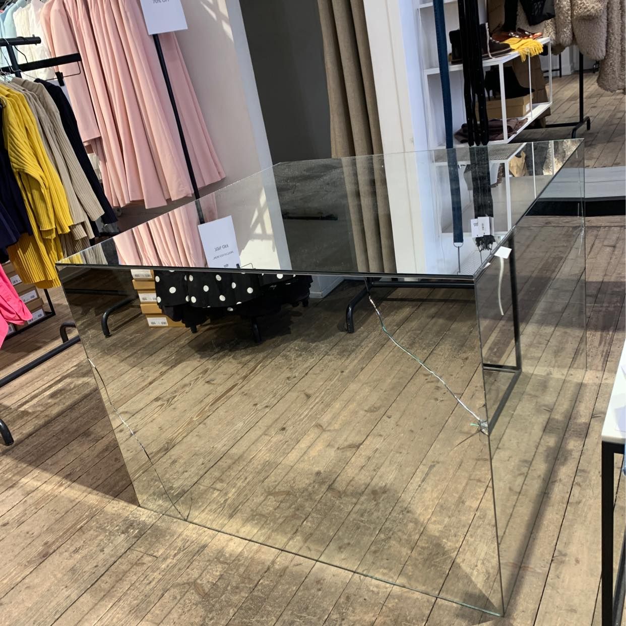 image of Skänker glasbox - Stockholm