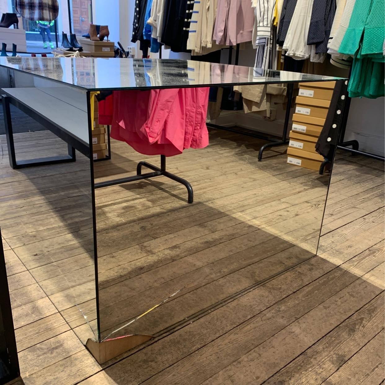 image of Skänker glasbox - Stockholm