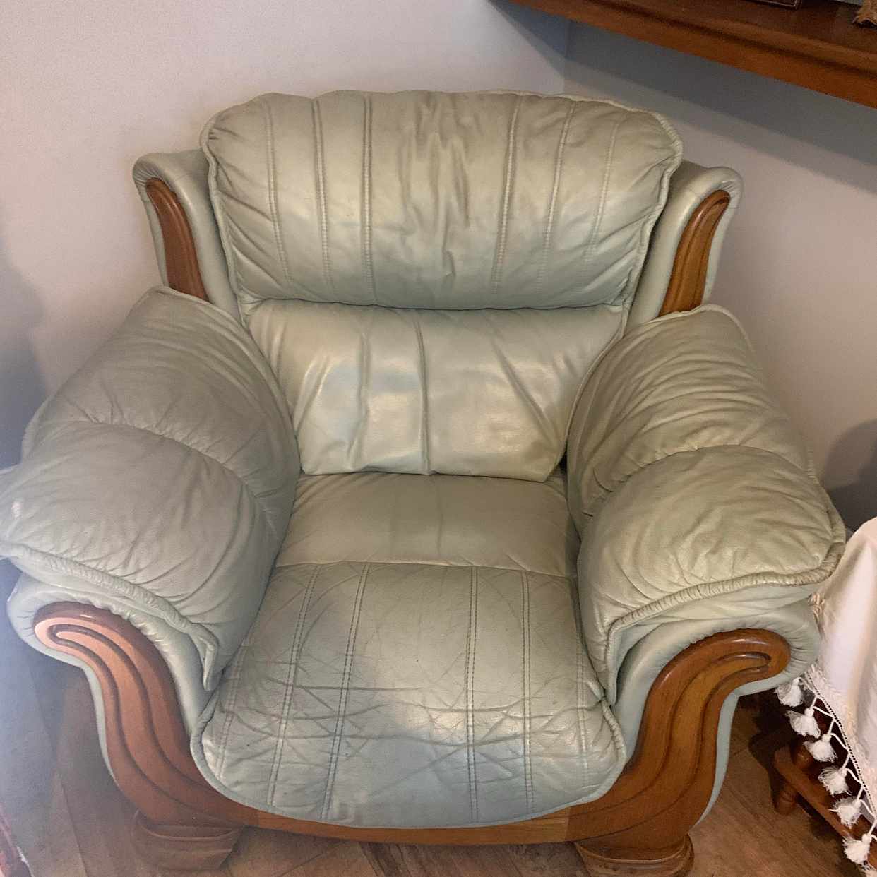 Remove old sofas to tip Ealing Tiptapp