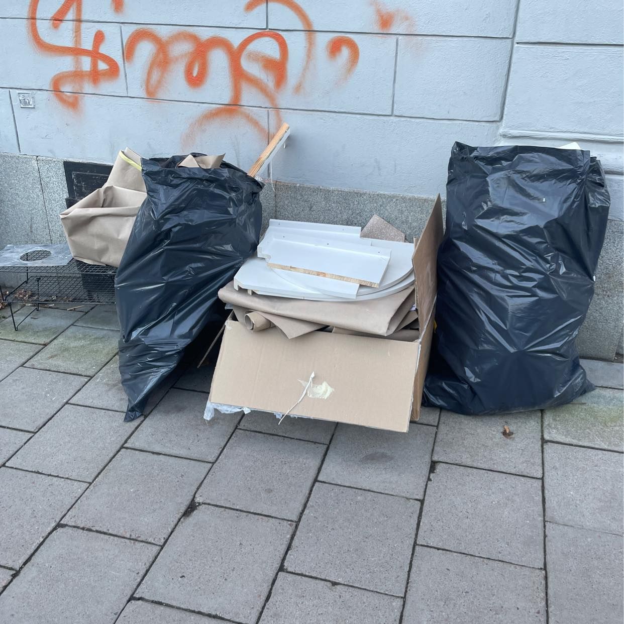 image of Kartong, trä och papp - Stockholm