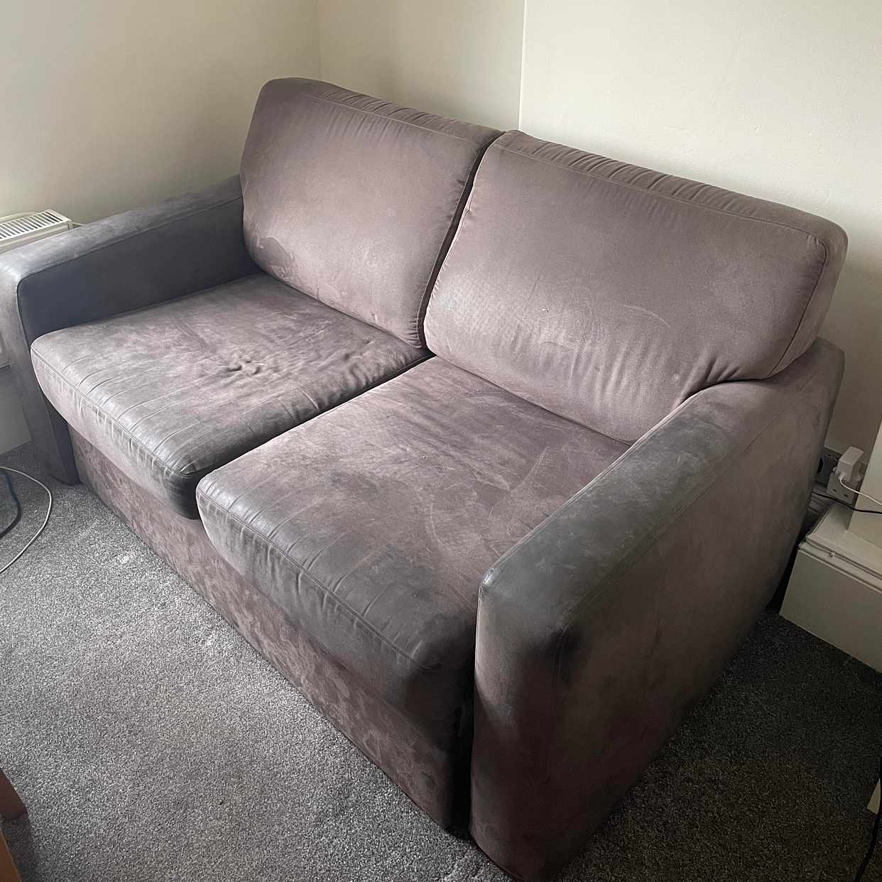 Pick up of furniture London Tiptapp