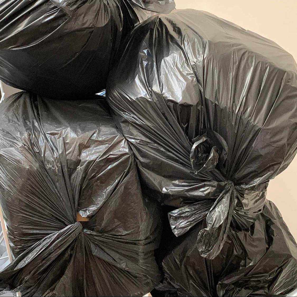 image of 6 medium sized bags - London