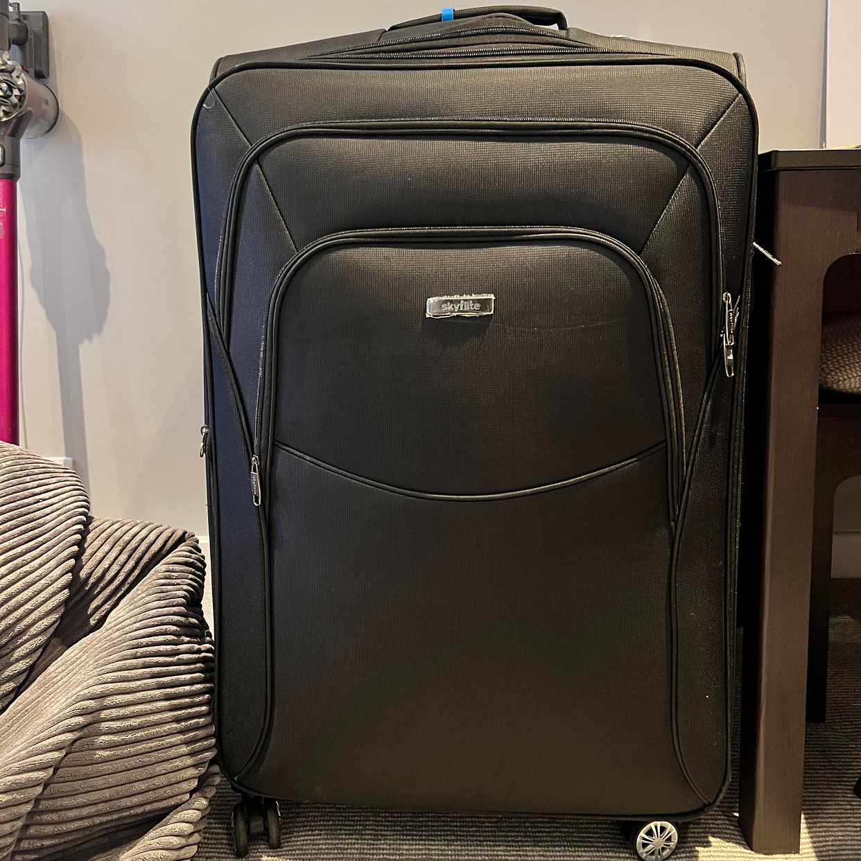 image of 2 x XL suitcases - London