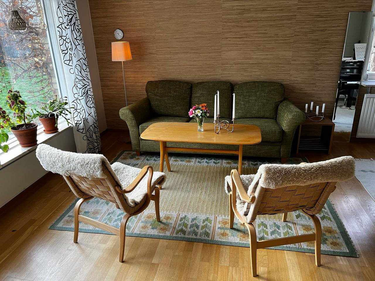 image of Fin grön soffa i nyskick - 