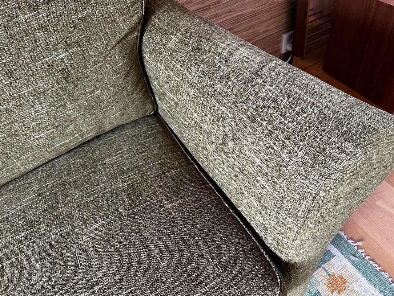 image of Fin grön soffa i nyskick - 