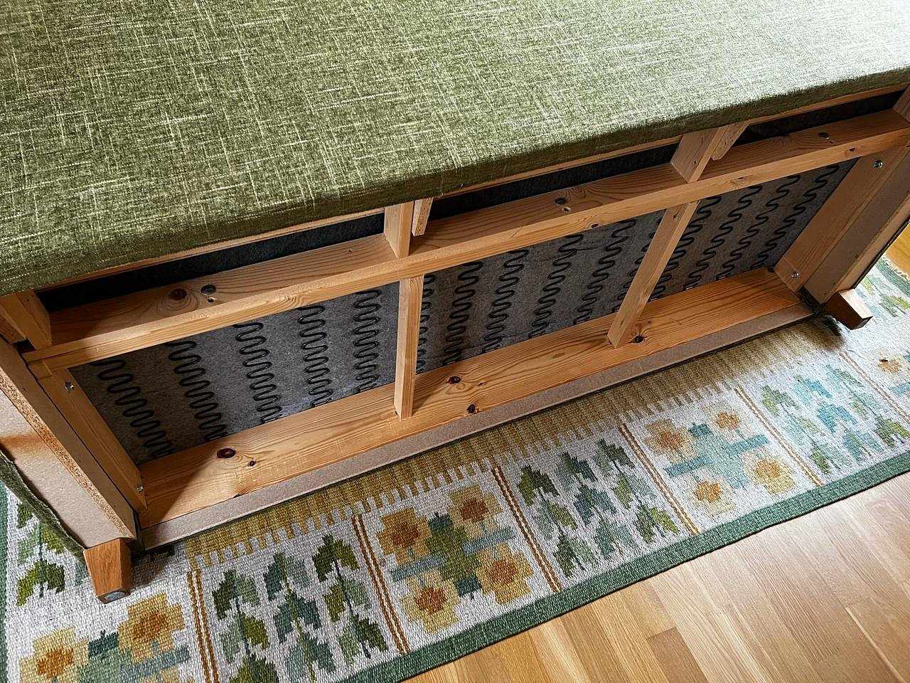image of Fin grön soffa i nyskick - 