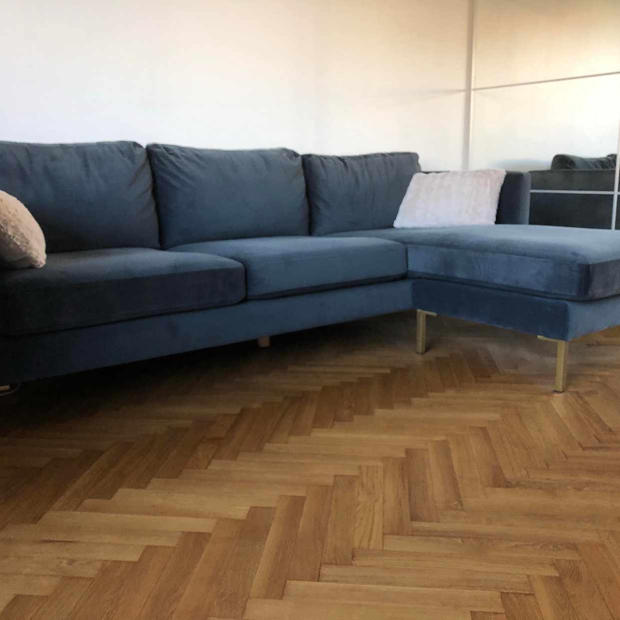 image of Soffa bortskänkes - Stockholm