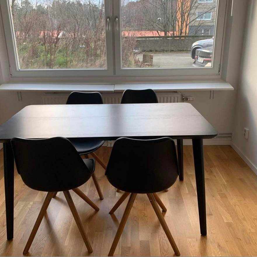 image of 4 Chairs and a table - 