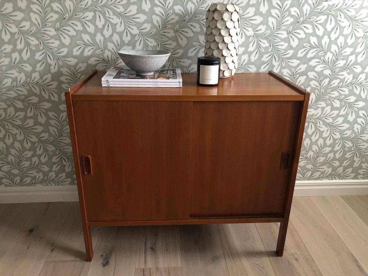 image of Litet sideboard i teak  - 