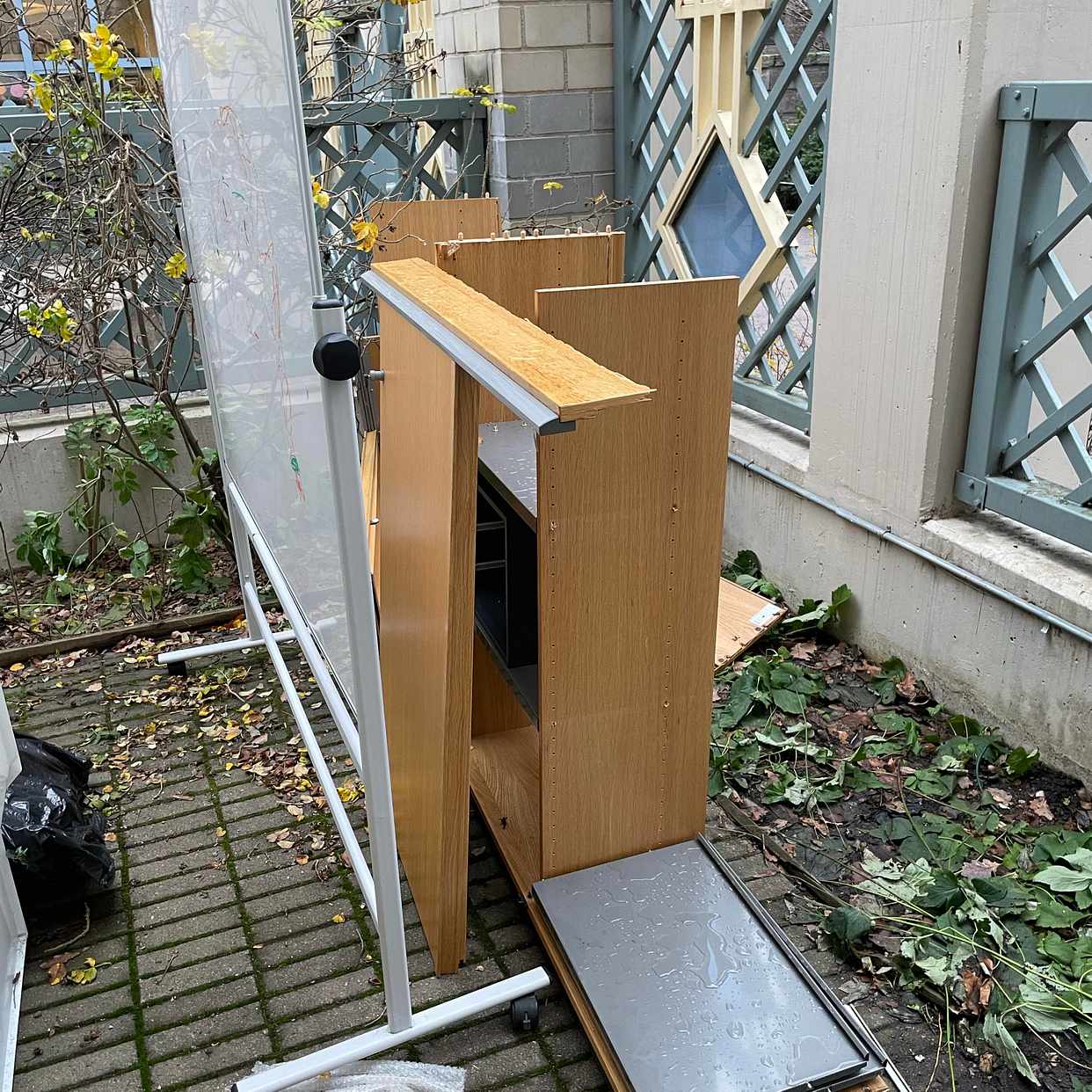 image of Hämta en del möbler - Stockholm