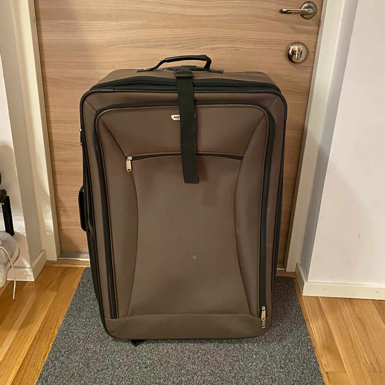 image of SuItcase giveaway - Solna