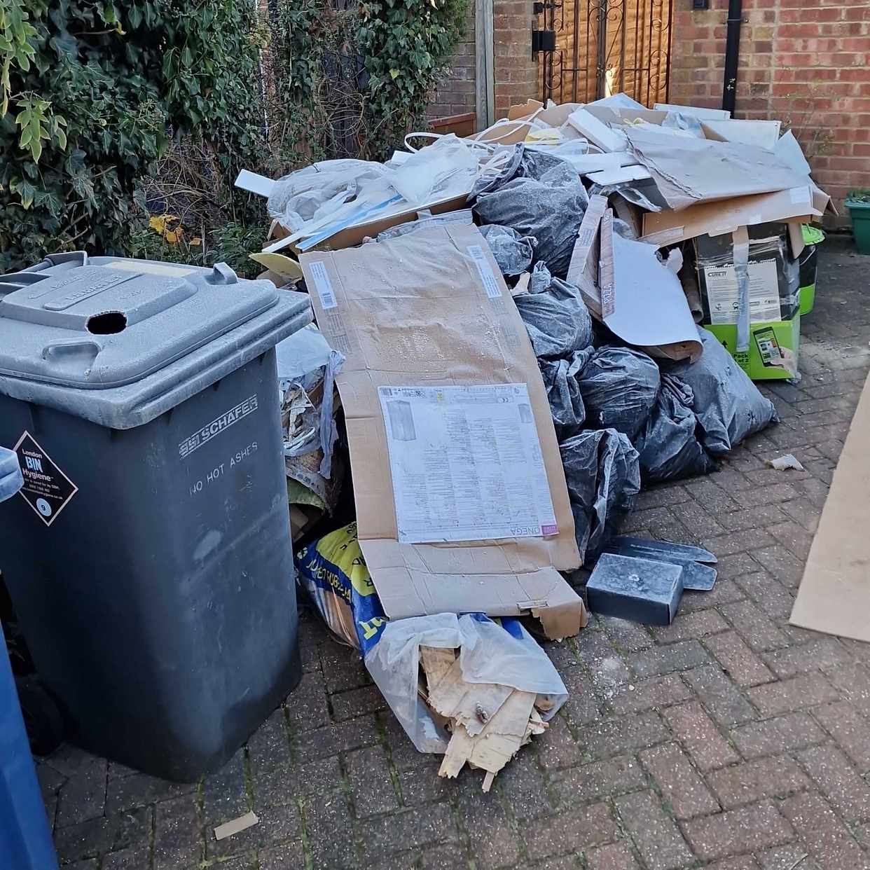 Rubbish need to remove London Tiptapp