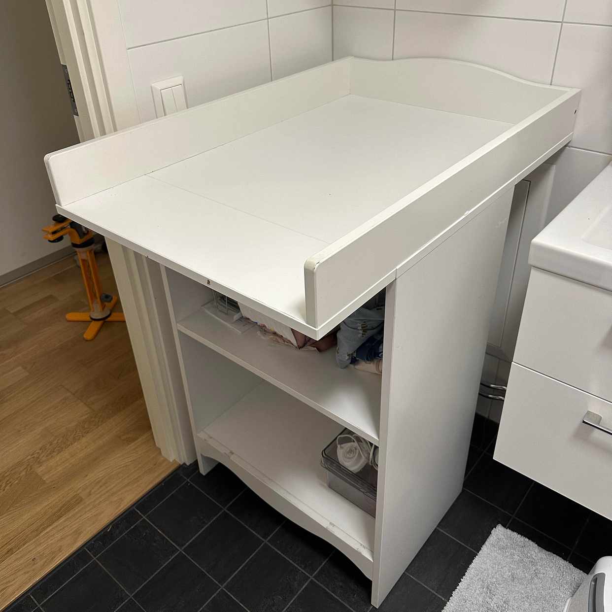 image of Skötbord skänkes - Stockholms Stad
