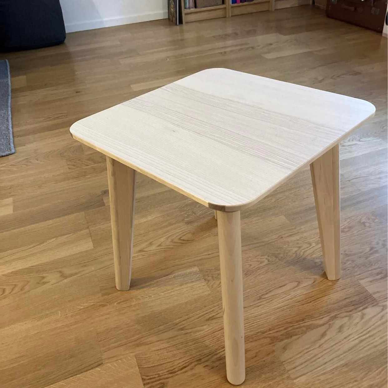 image of Litet bord och hylla - 