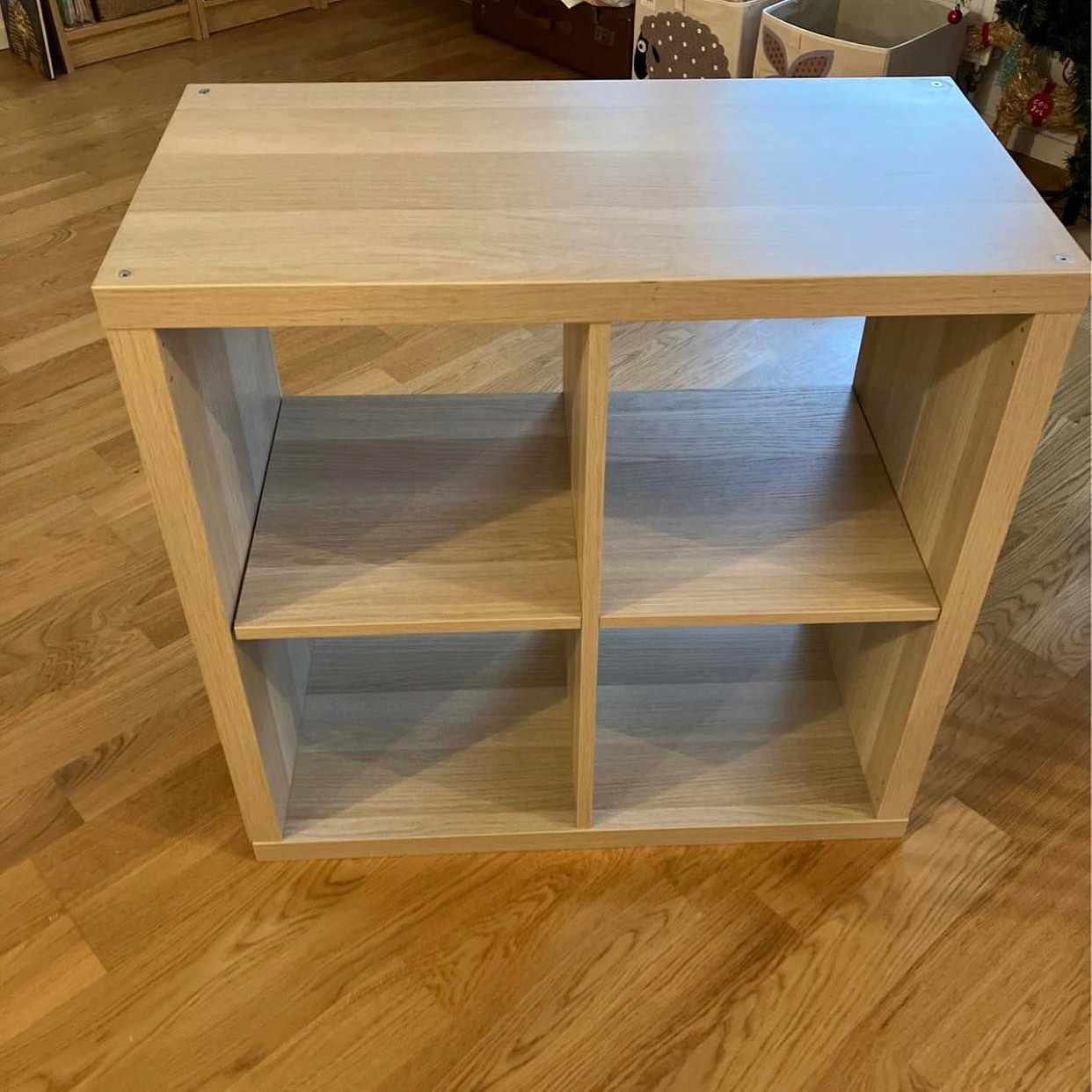 image of Litet bord och hylla - 