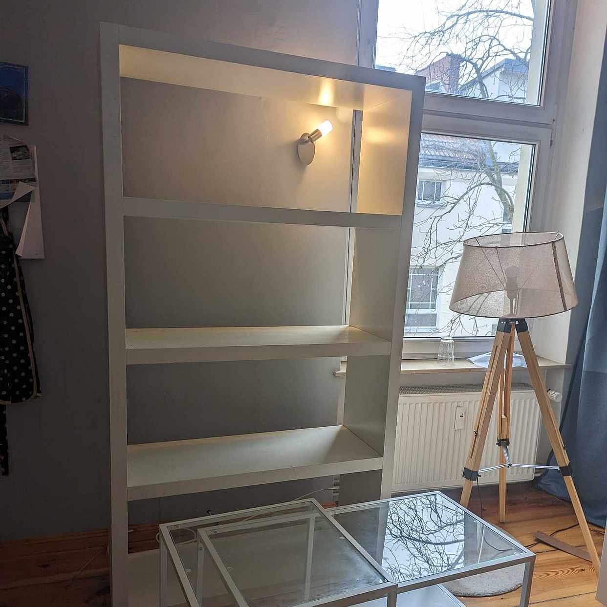 Ikea bookshelf/table Tiptapp