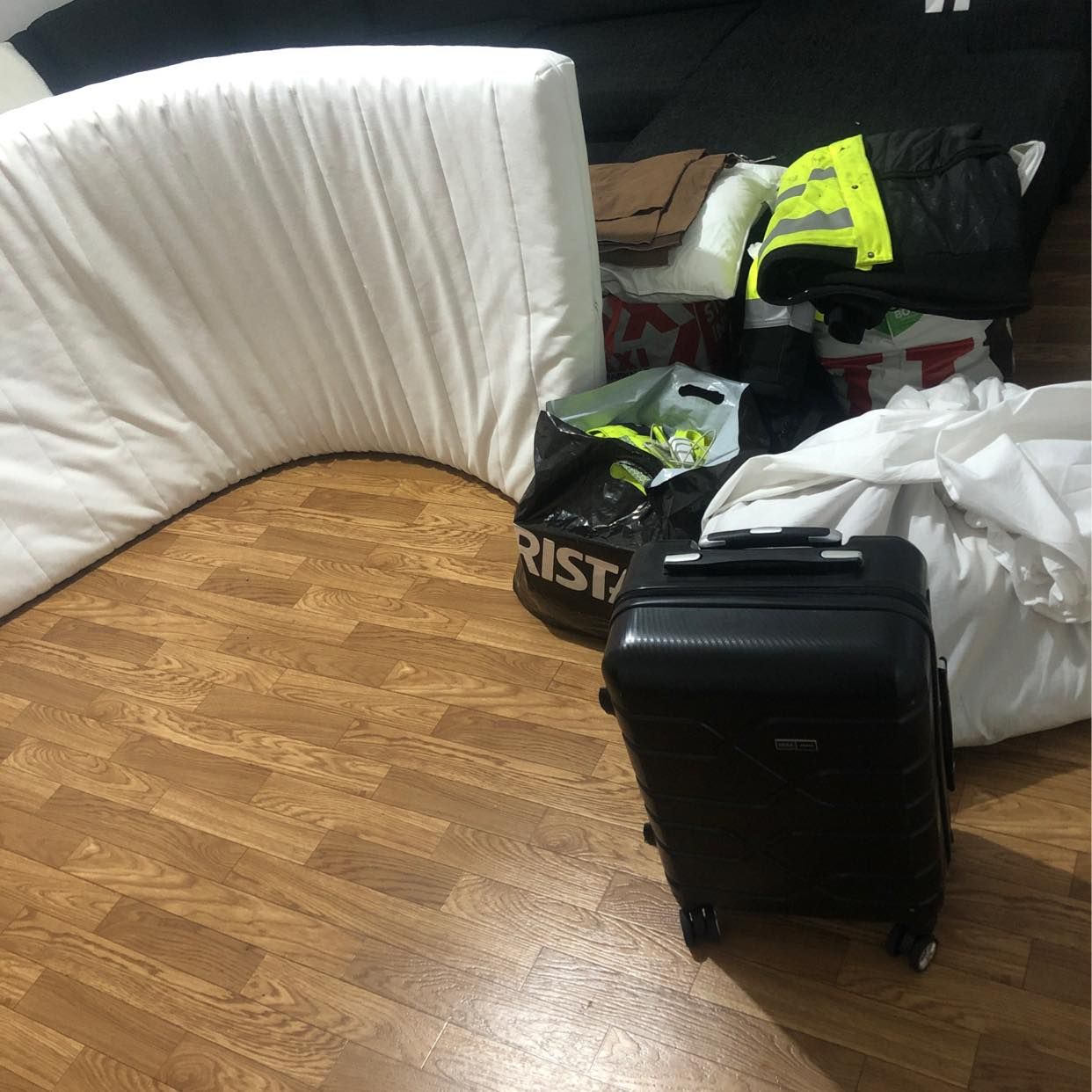 image of Bara tre väska och en mad - 