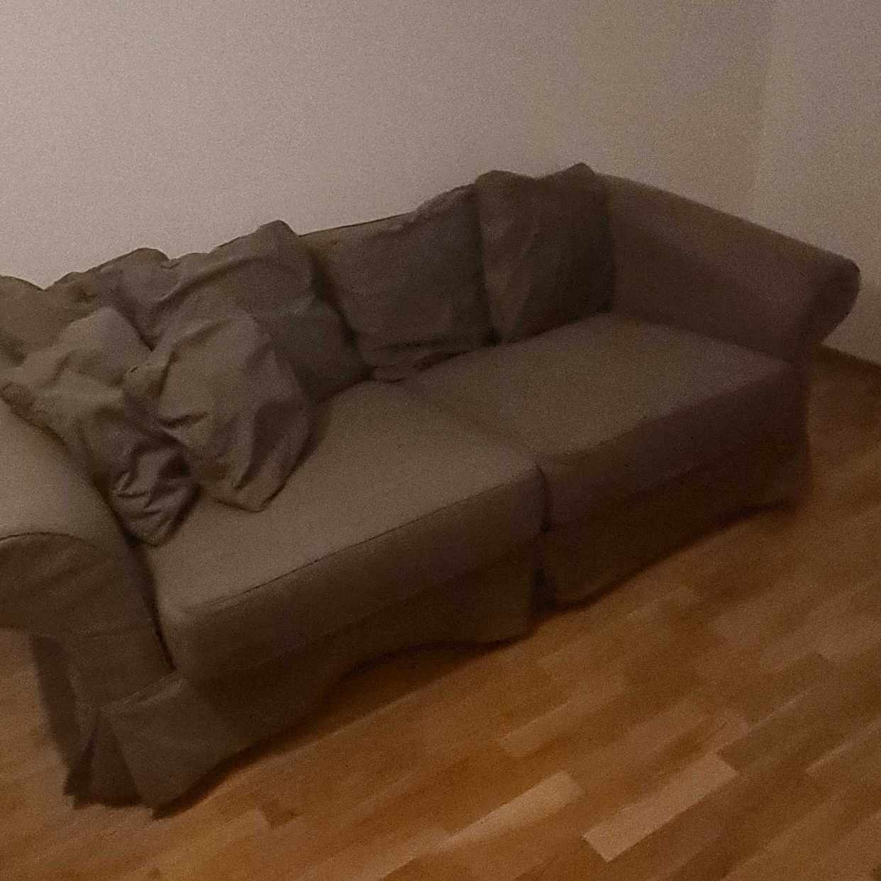 image of Soffa bortskänkes - Västerhaninge