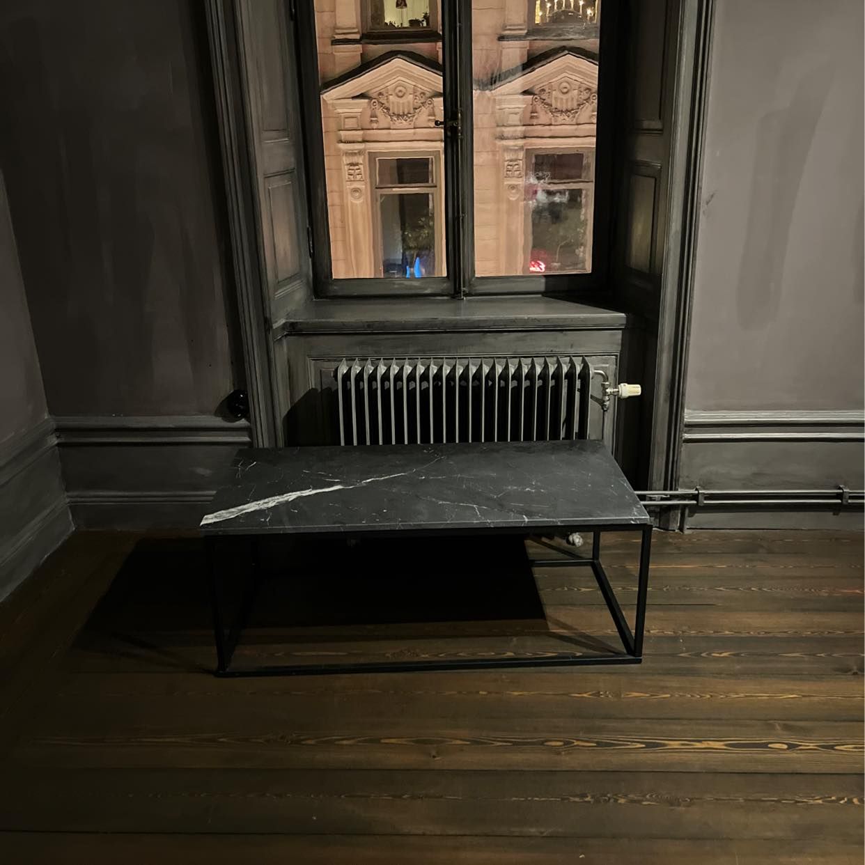 image of stone table + sofa - Stockholm