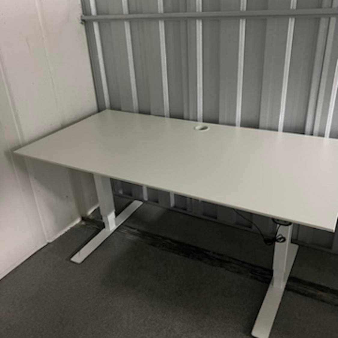 image of Move desk - 