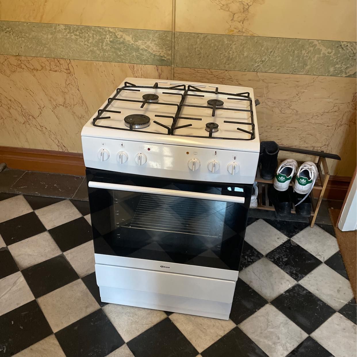image of Move a stove - 