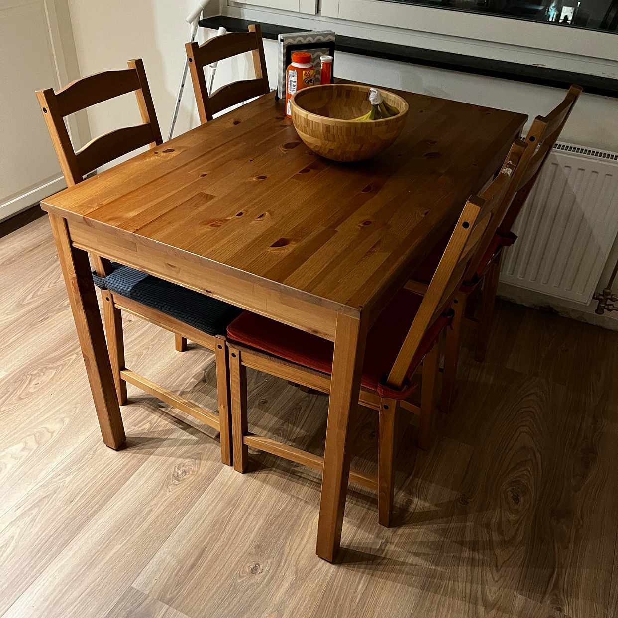 image of Free sofa and table - Lidingö