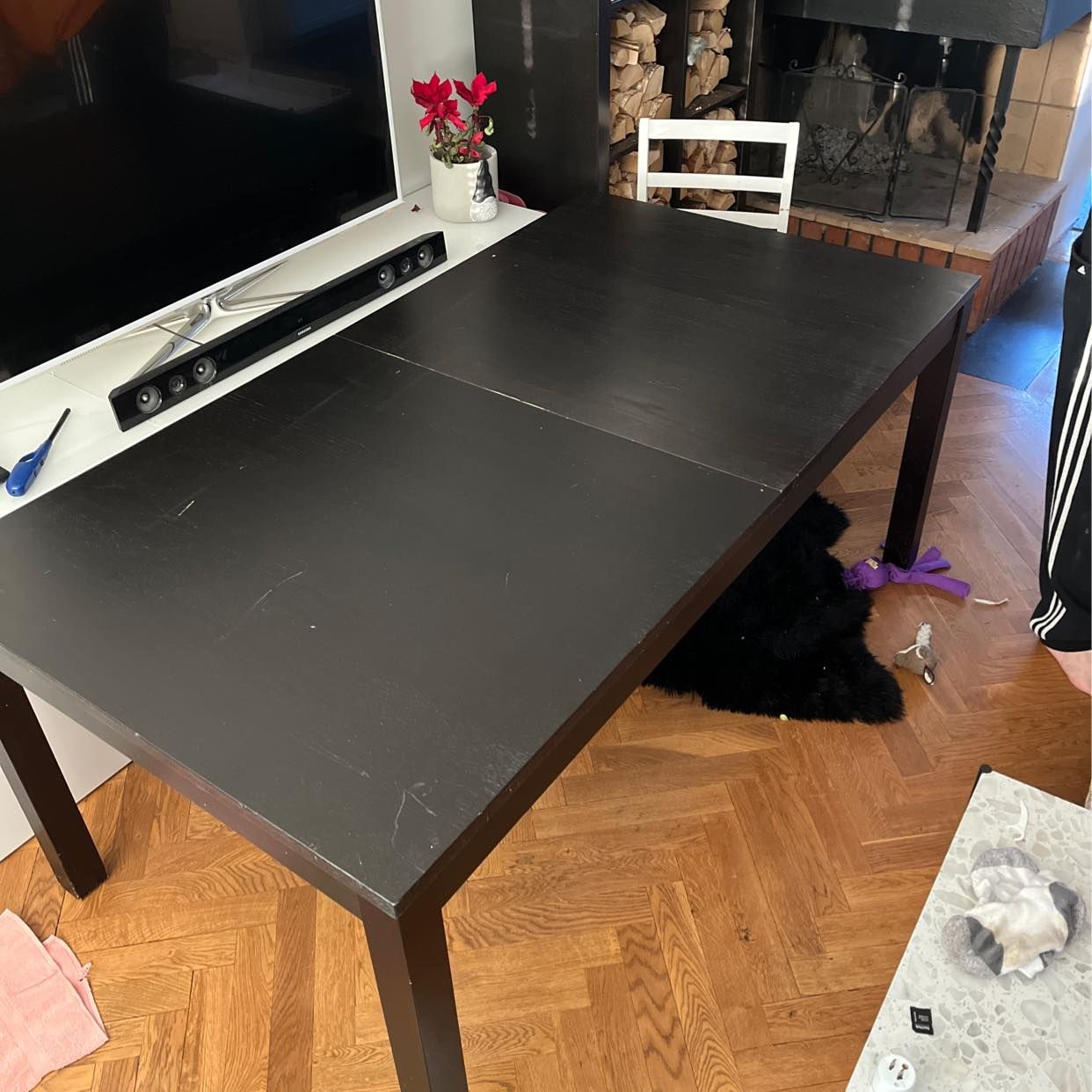 image of Free 8 person black table - Bromma