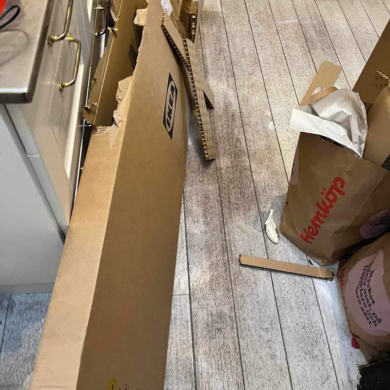 image of Remove boxes and ikea - Stockholm