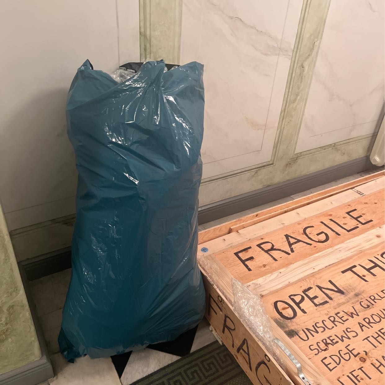image of Trälåda ca 40kg - Stockholm