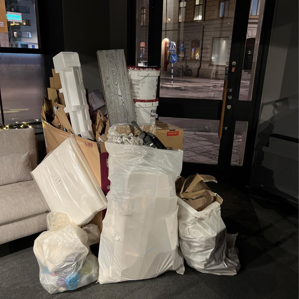 image of Kartonger och byggavfall - Stockholm
