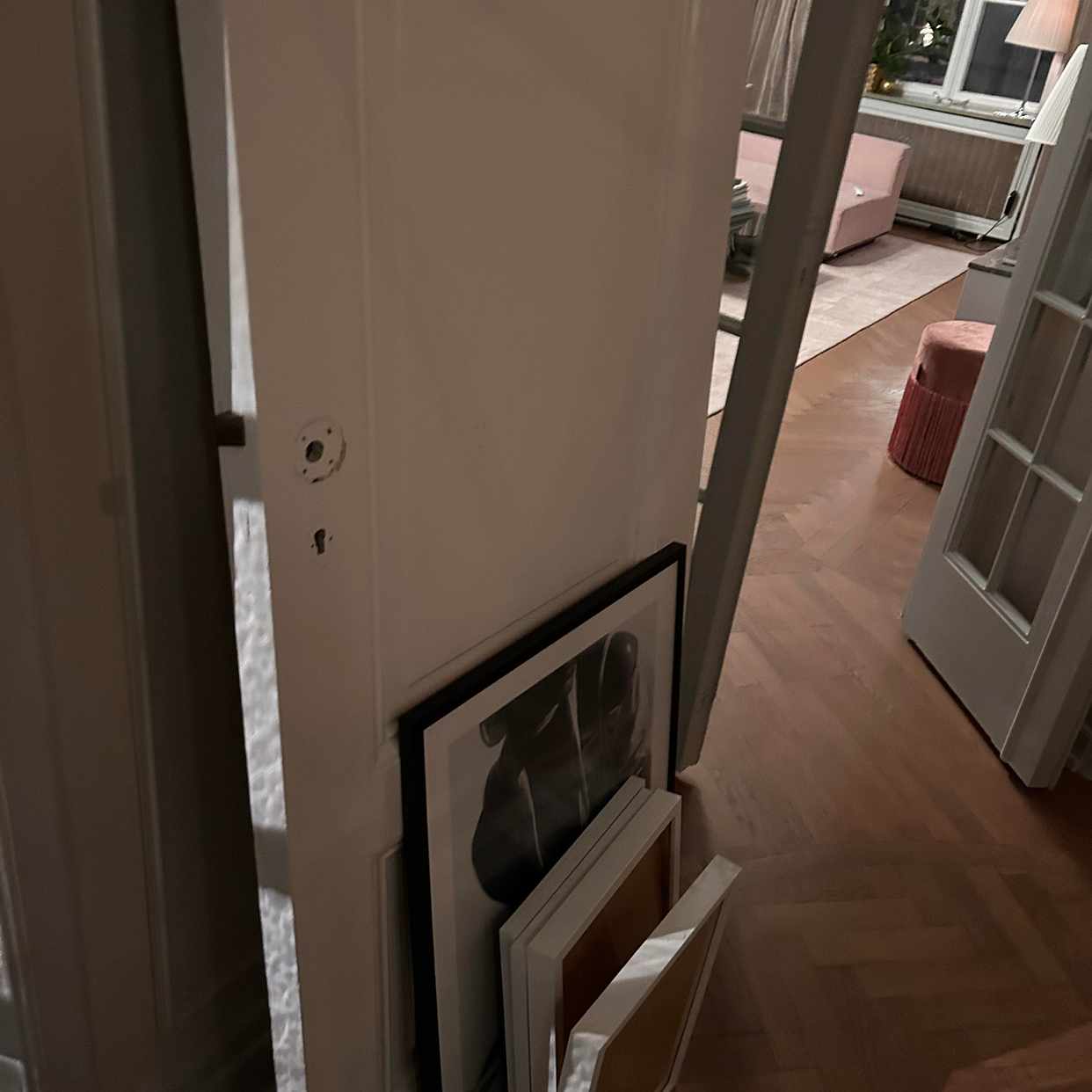 image of 1 dörr 4 tavelramar 1 pal - Stockholm