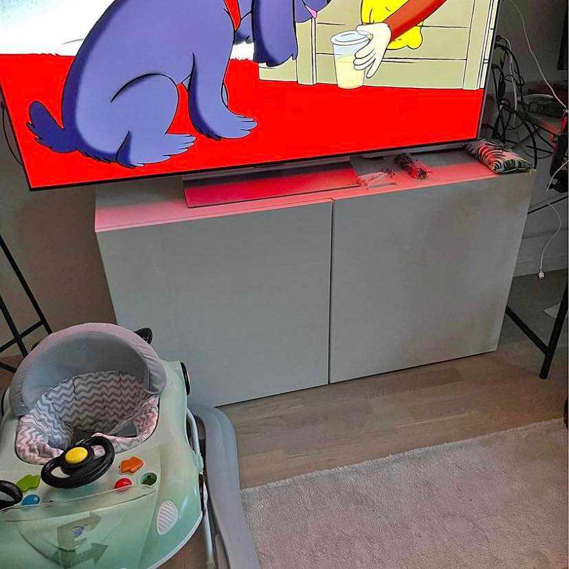 image of Tv-bänk och tavla - 