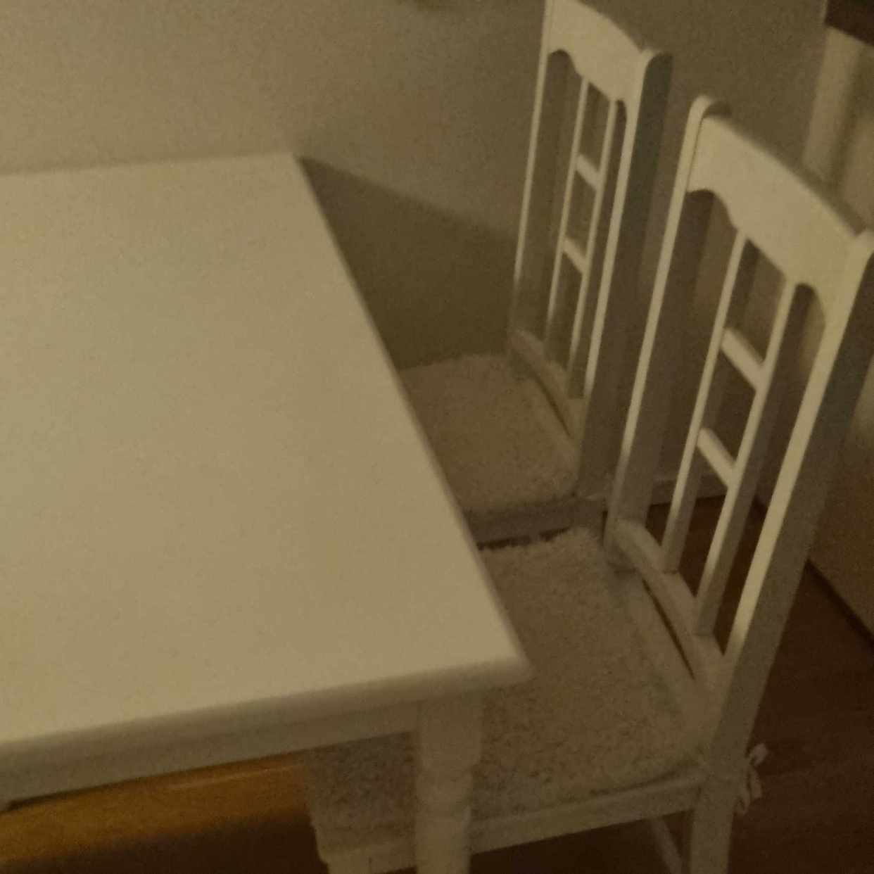 image of Bord med 4 stolar - Åkersberga