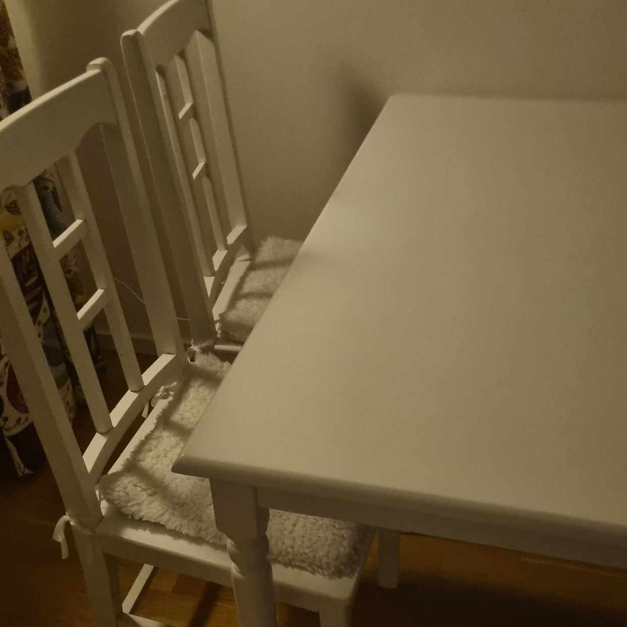 image of Bord med 4 stolar - Åkersberga