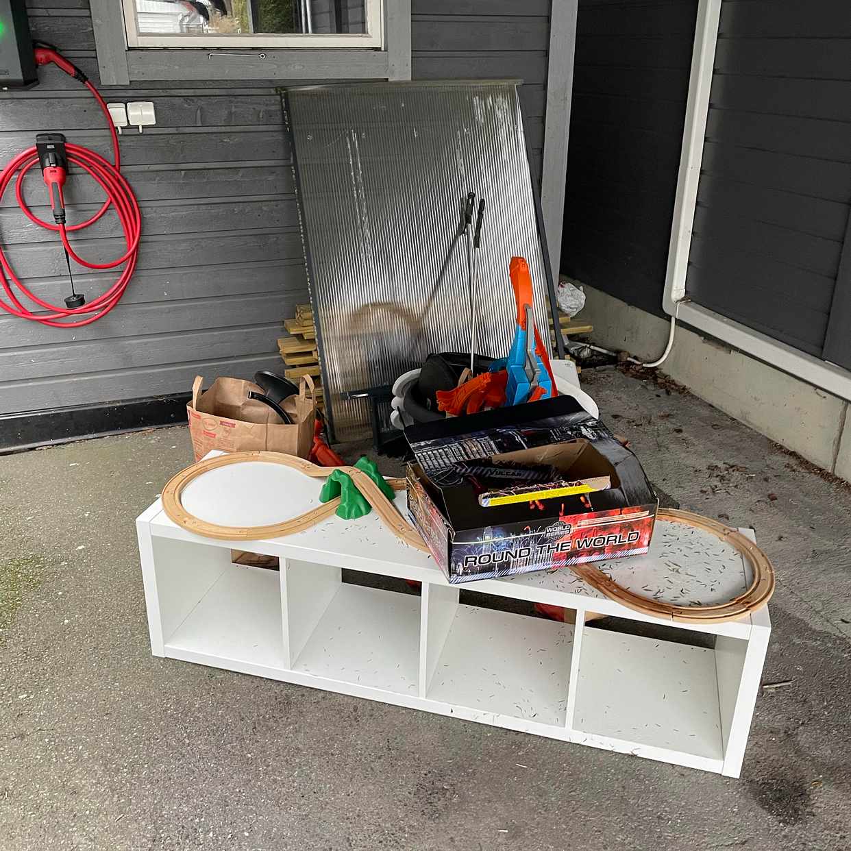 image of Hämta skräp på bilderna. - Åkersberga