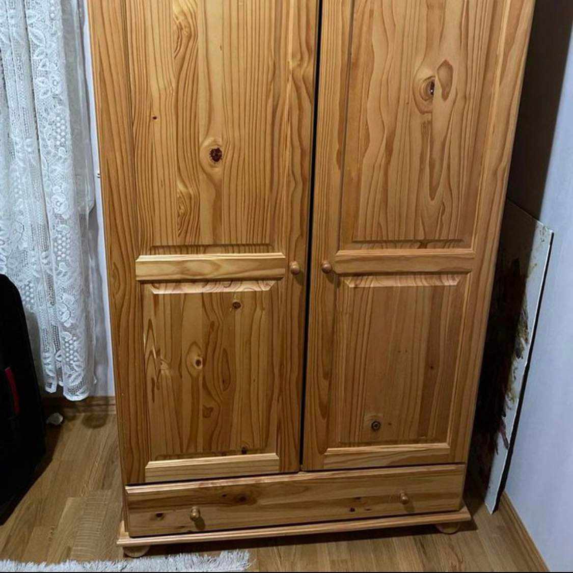 image of Flytt av klädskåp - 