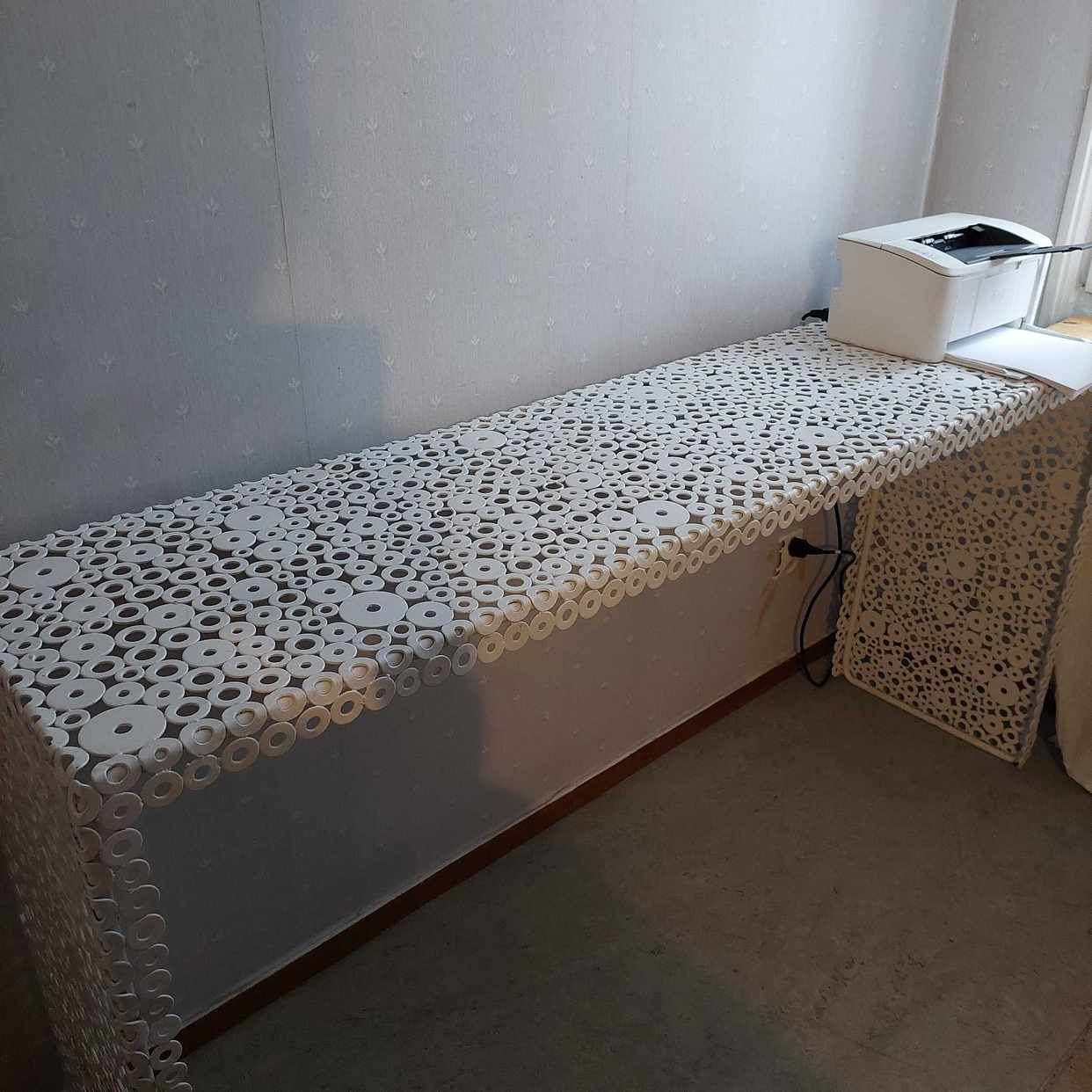 image of Bortskänkes sidobord - Solna