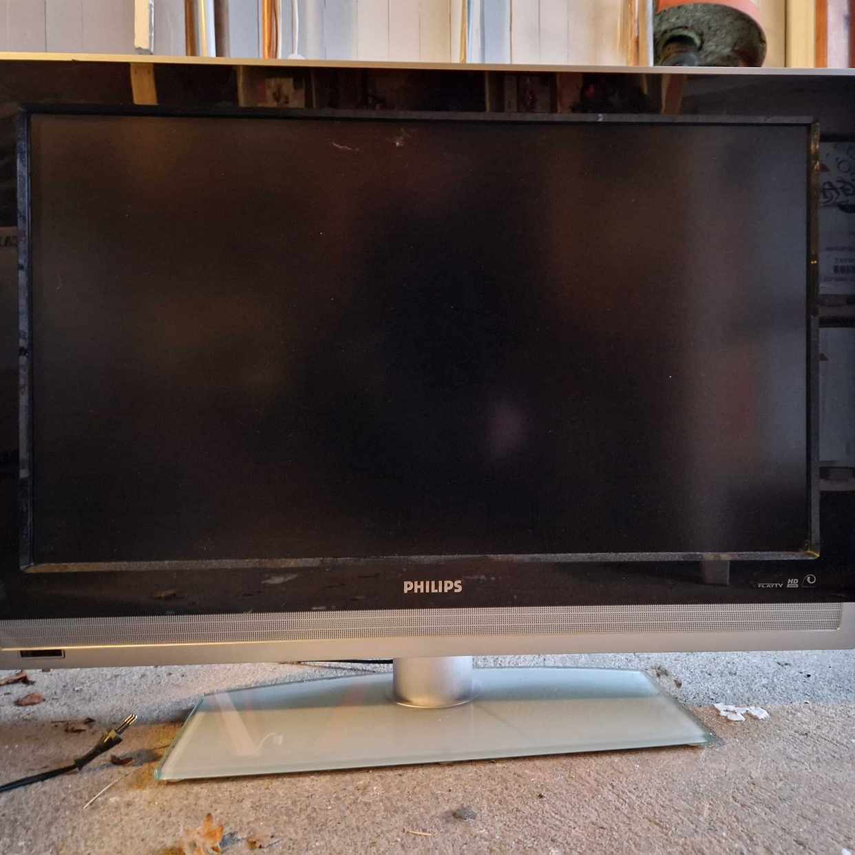 image of Säng 120 bred + TV - Saltsjö-Boo