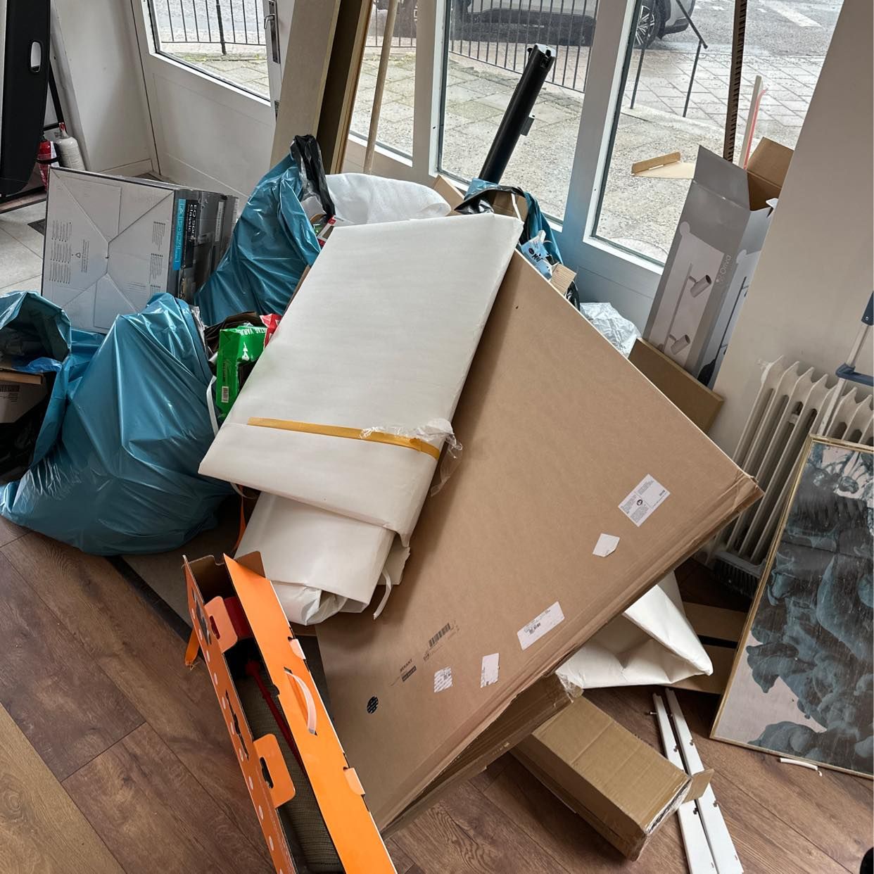 image of Papper. Kartonger. Plast. - Solna