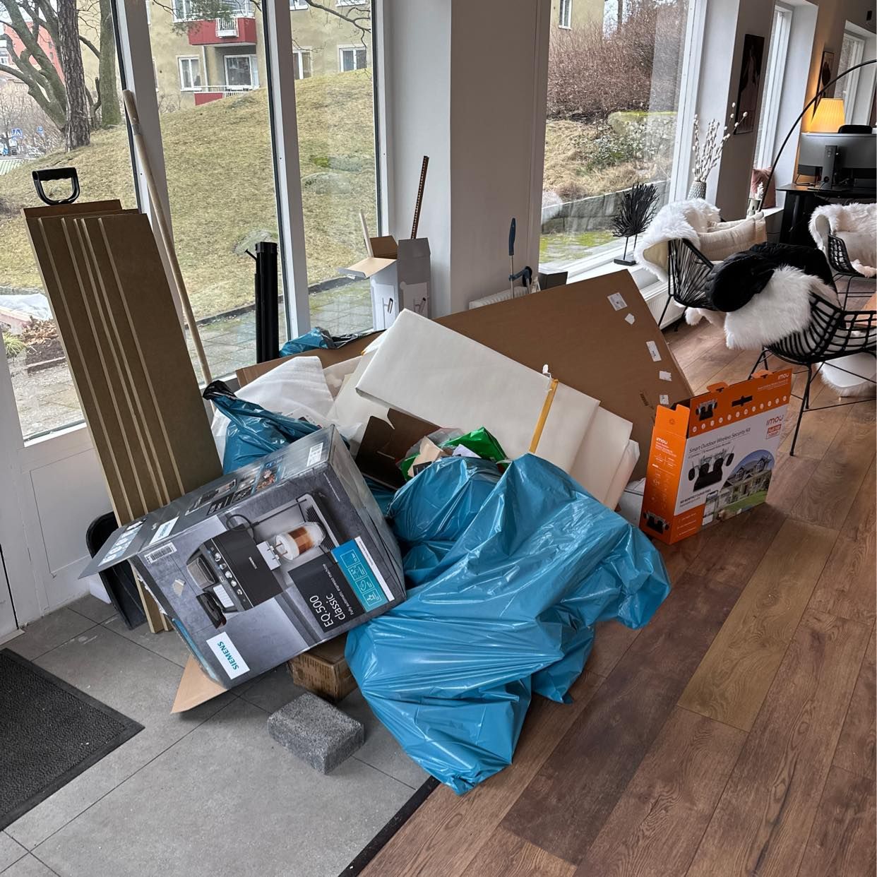 image of Papper. Kartonger. Plast. - Solna