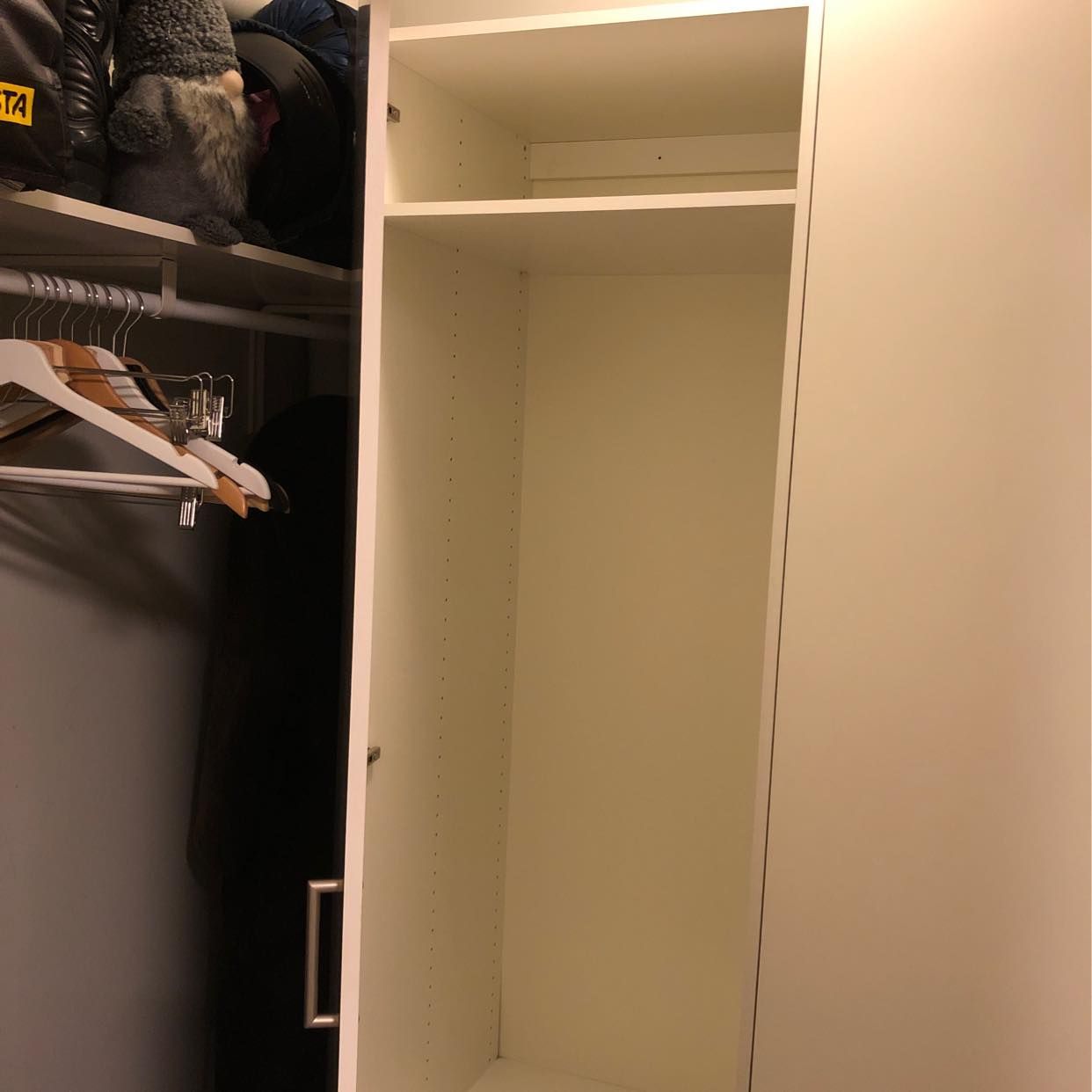 image of Bära ner 1garderob 1vånin - Huddinge