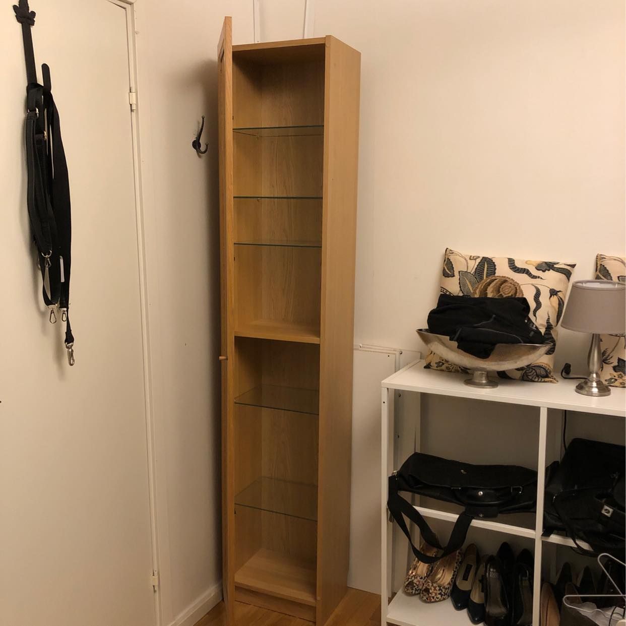 image of Bära ner 1garderob 1vånin - Huddinge